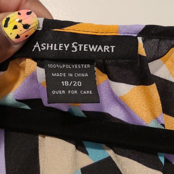 *SOLD*  Multi-colored Spring Top - Picture 3 of 4